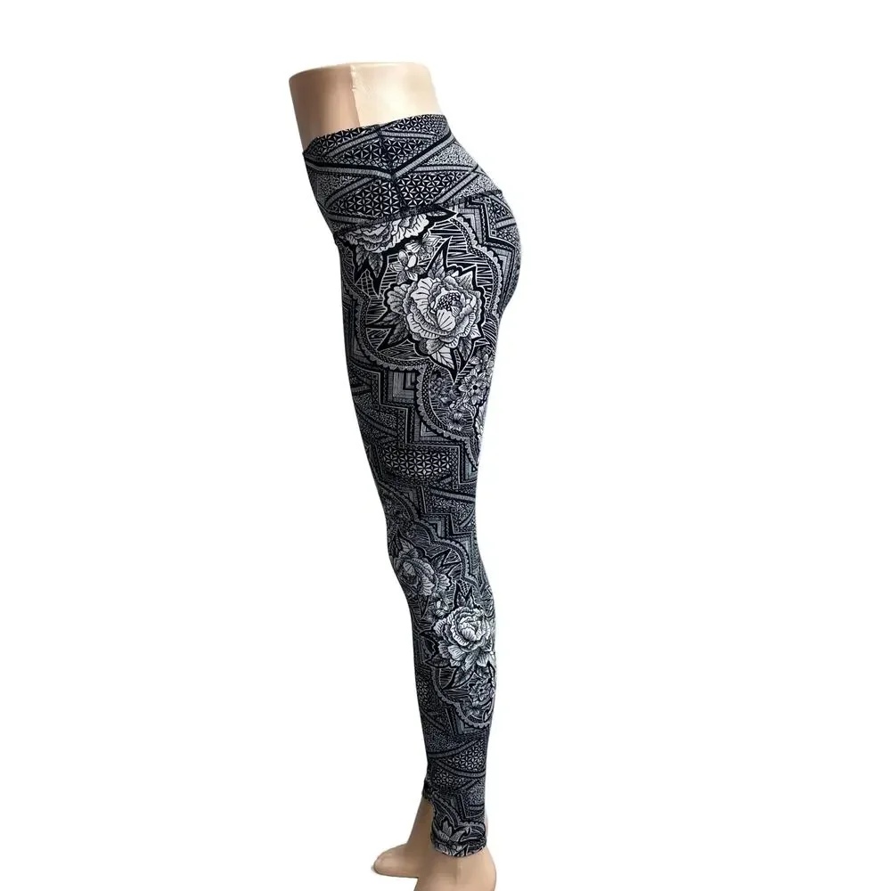 Lululemon black patterned cool leggings